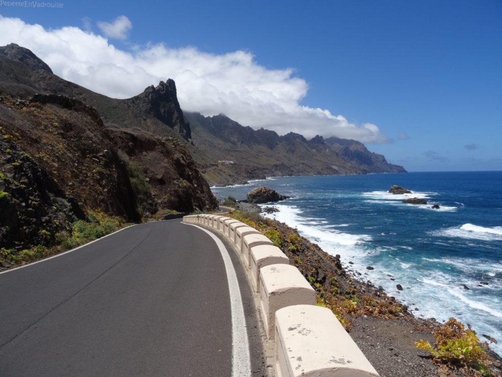 Sur la route de Benijo